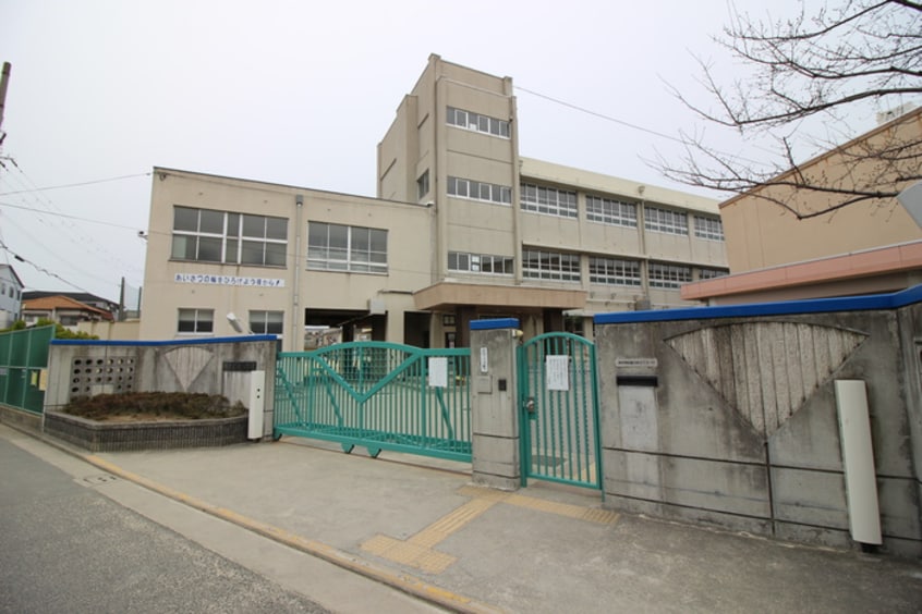 堺市立榎小学校(小学校)まで120m ソレイユ榎