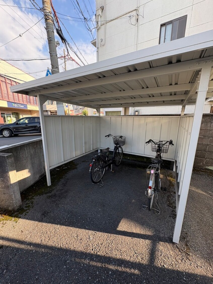 駐輪場 メゾン上野芝
