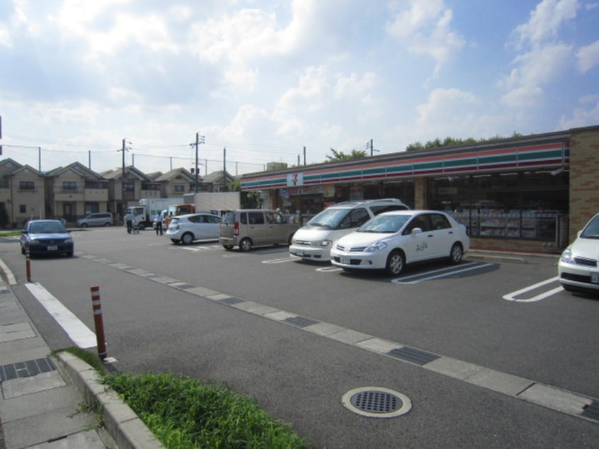 セブンイレブン向日寺戸店(コンビニ)まで240m マルベリ－瓜生Ⅱ