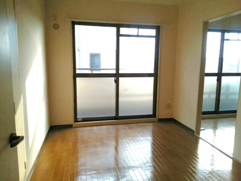 居室 ソルジェンテ金剛