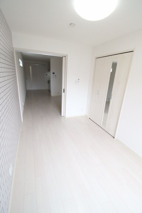 居室 ロ－タス赤川