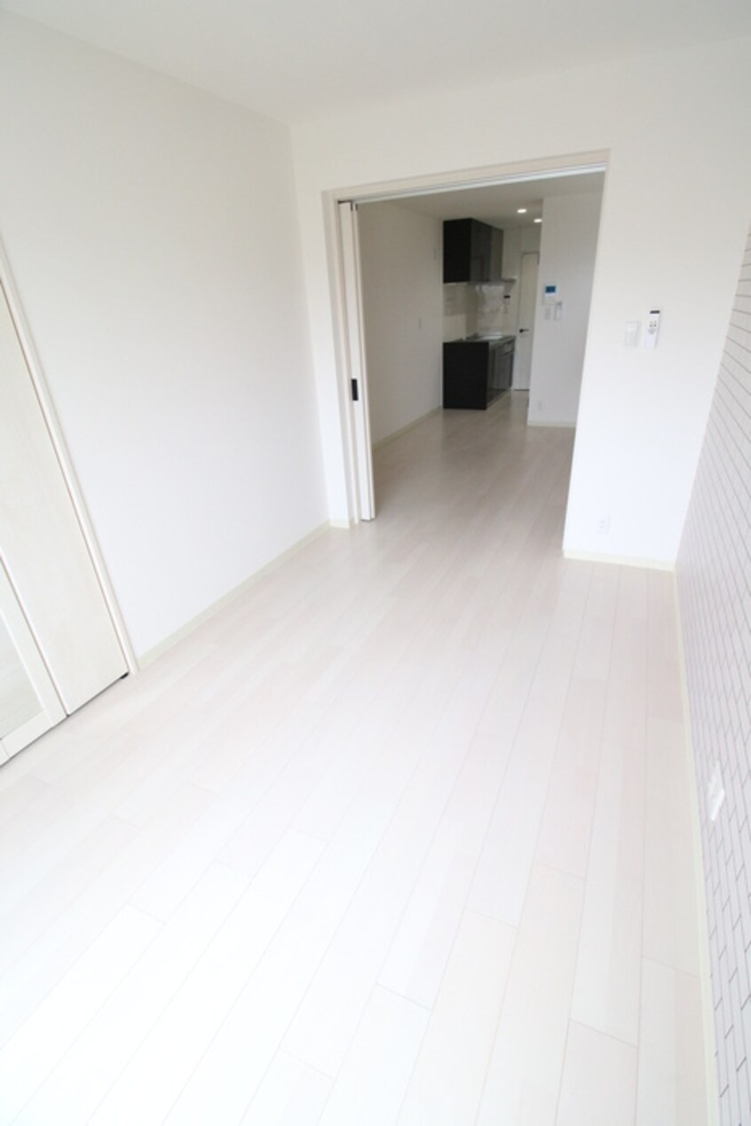 居室 ロ－タス赤川