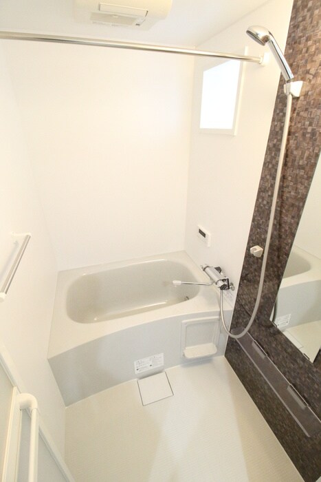 バス／シャワールーム等 ロ－タス赤川