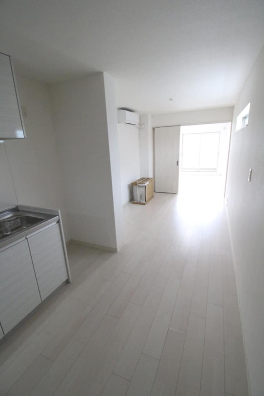 居室 ロ－タス赤川