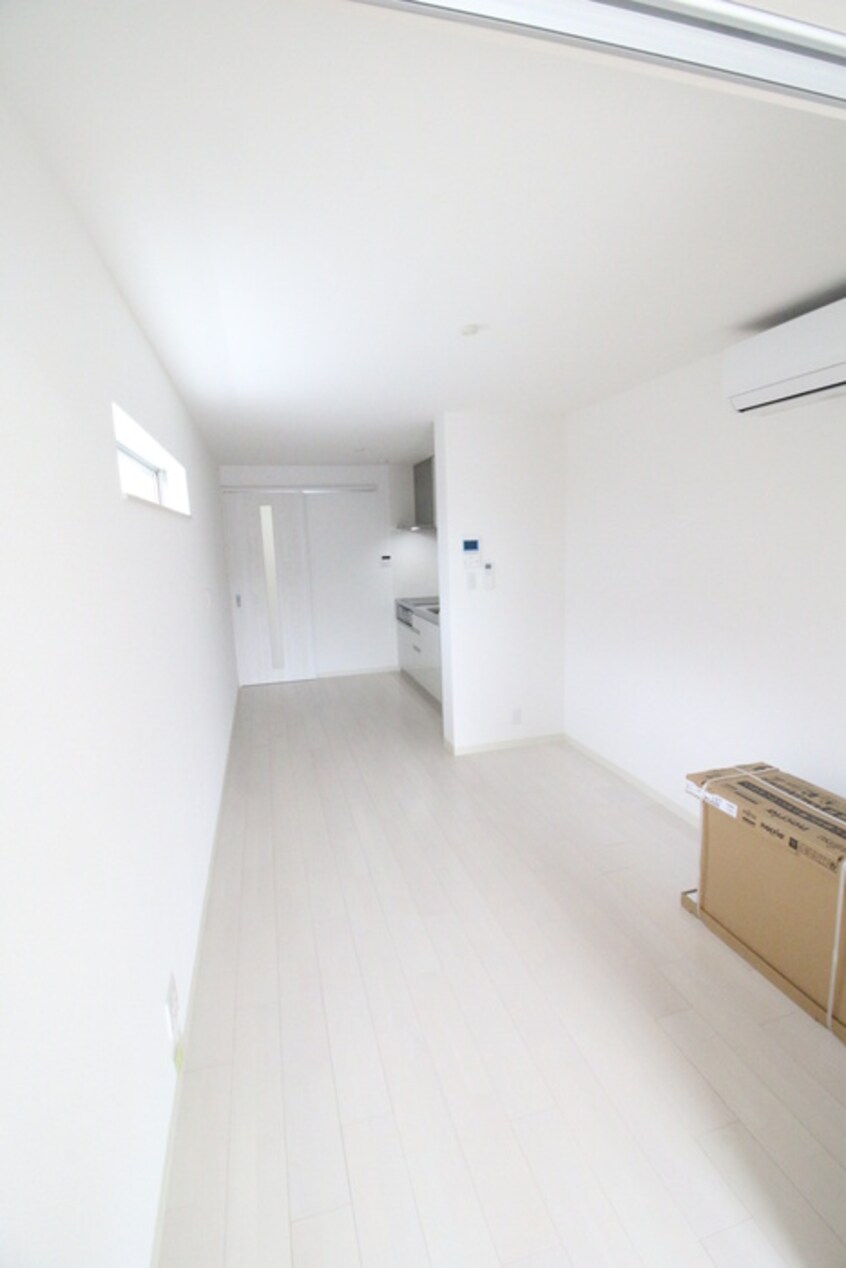 居室 ロ－タス赤川