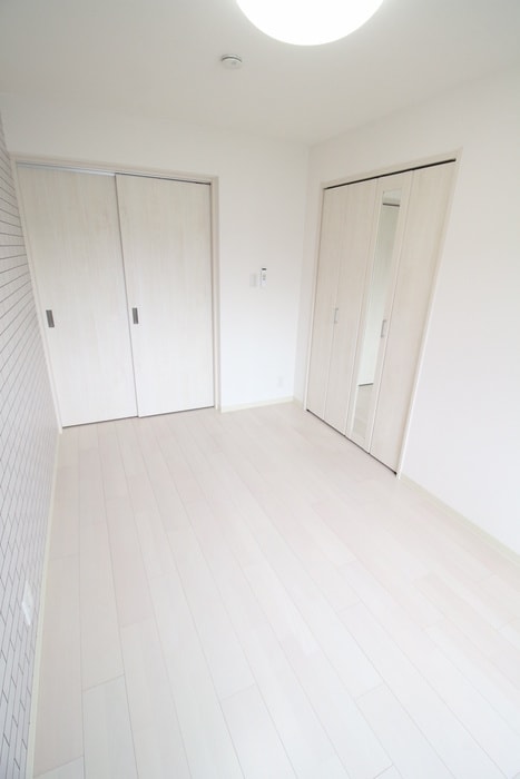 居室 ロ－タス赤川