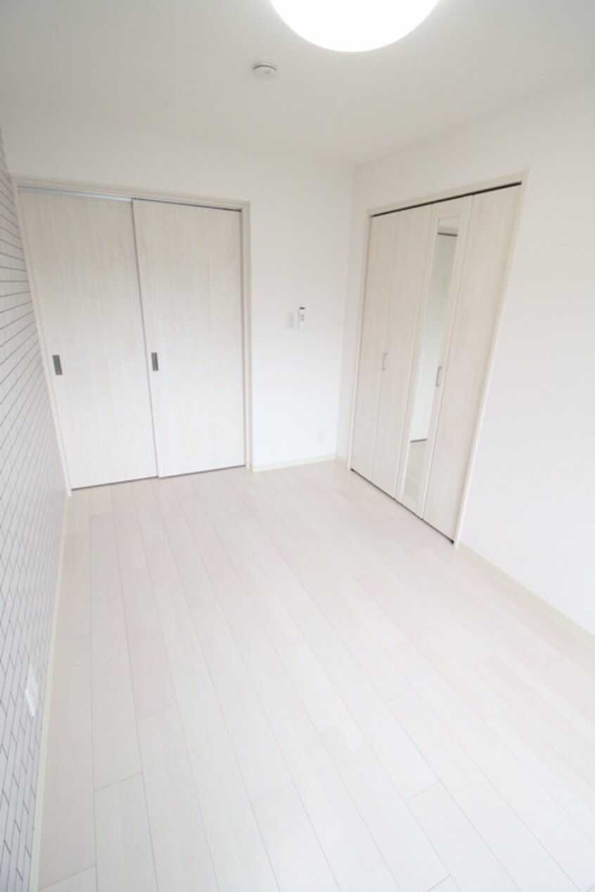 居室 ロ－タス赤川