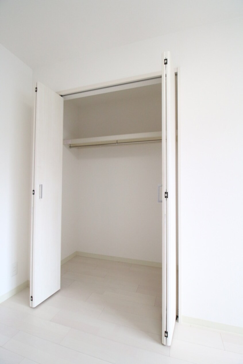 収納 ロ－タス赤川