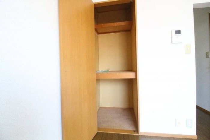 収納 メゾネット五位ノ池