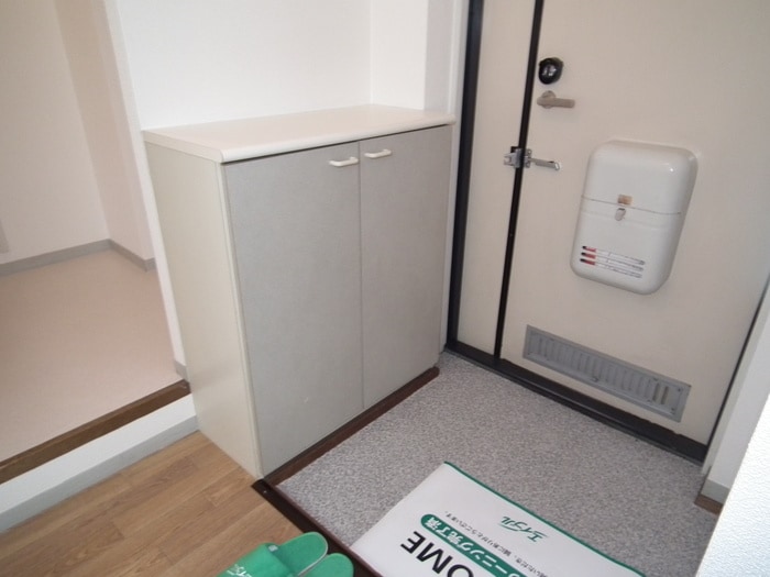 玄関 ア－クヴィラ真砂