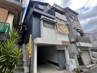 タケダ貸家(左)