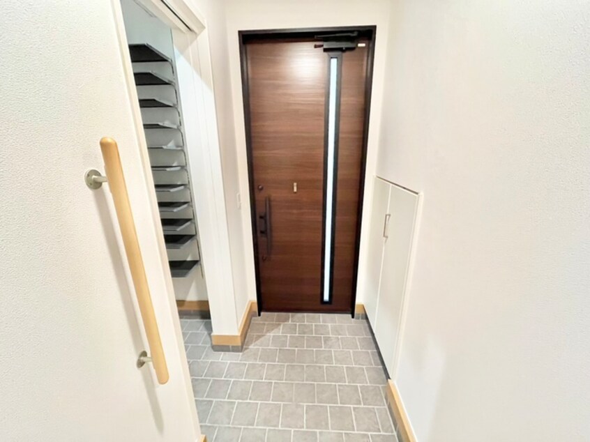 玄関 青山4丁目戸建