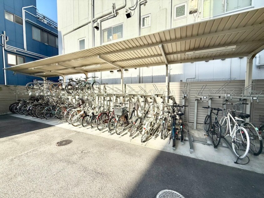 駐輪場 シェリロ香里園