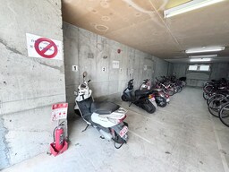 バイク置き場