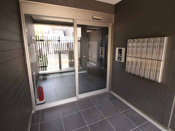 エントランス部分 ルシアコートMITSUYA