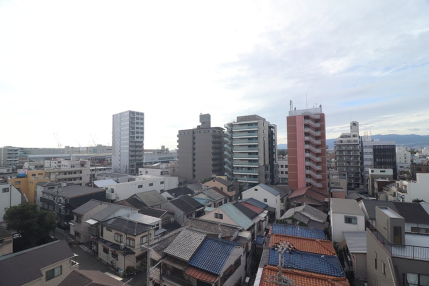 室内からの展望 CROUD尼崎