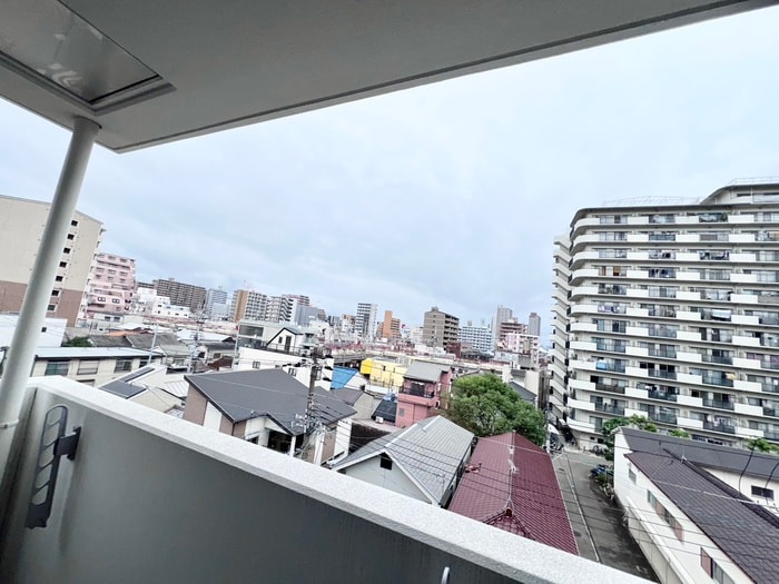 室内からの展望 CROUD尼崎