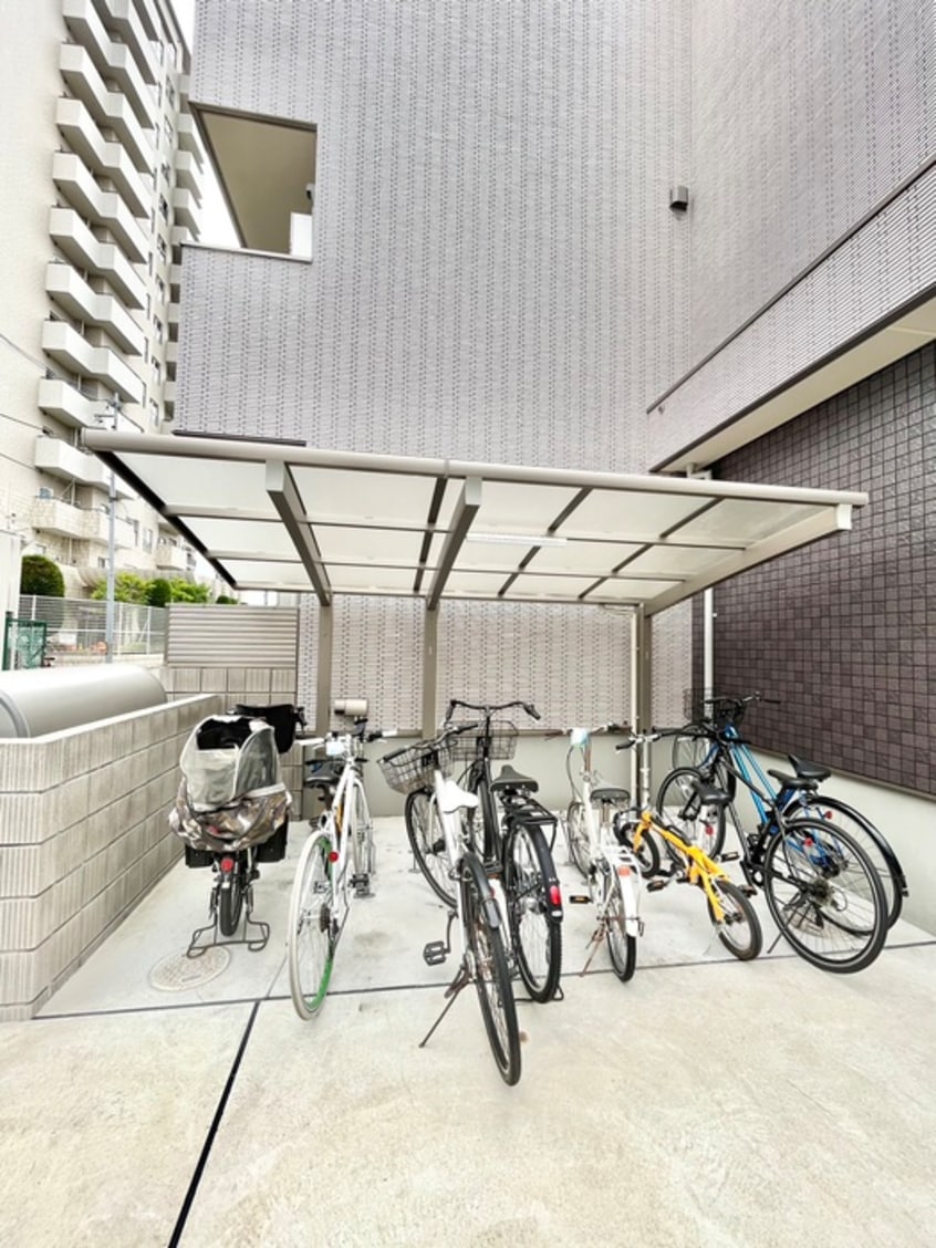 駐輪場 ハイツ　アゼリア