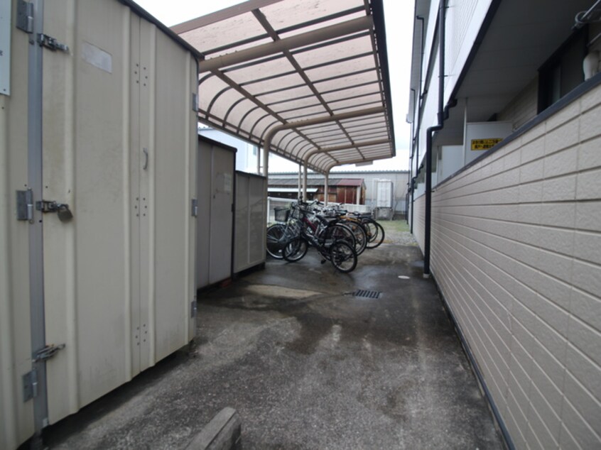 駐輪場 ピュア河原