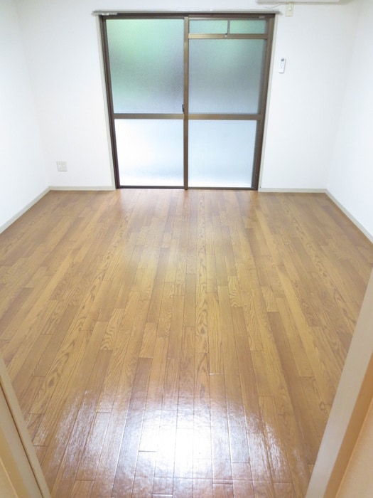 居室 エ－デルＫＡＴＡＢＩＲＡ