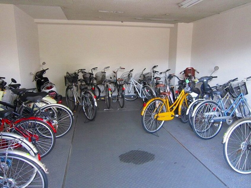 駐輪場 新大阪川島マンション