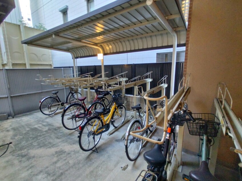 駐輪場 江坂OMパレス