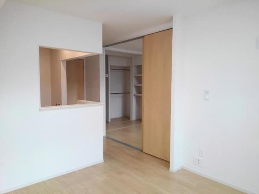 内観写真 オベルジーヌ