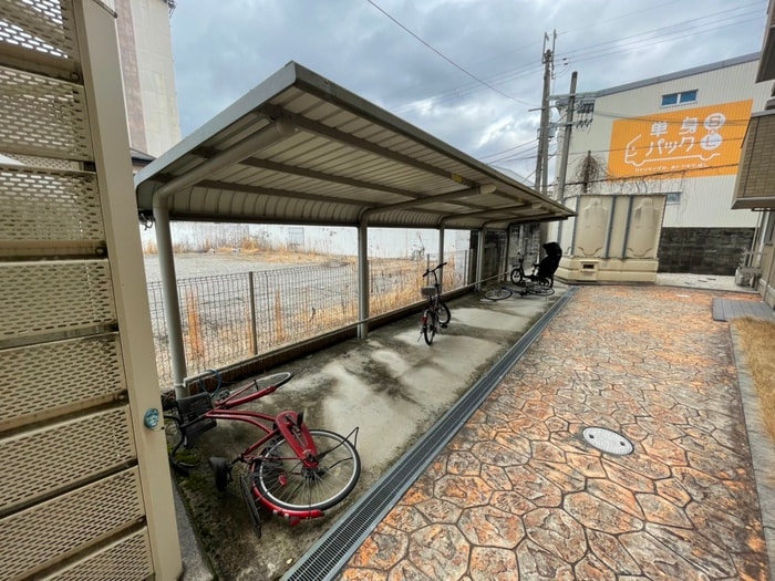 駐輪場 メイプルコート