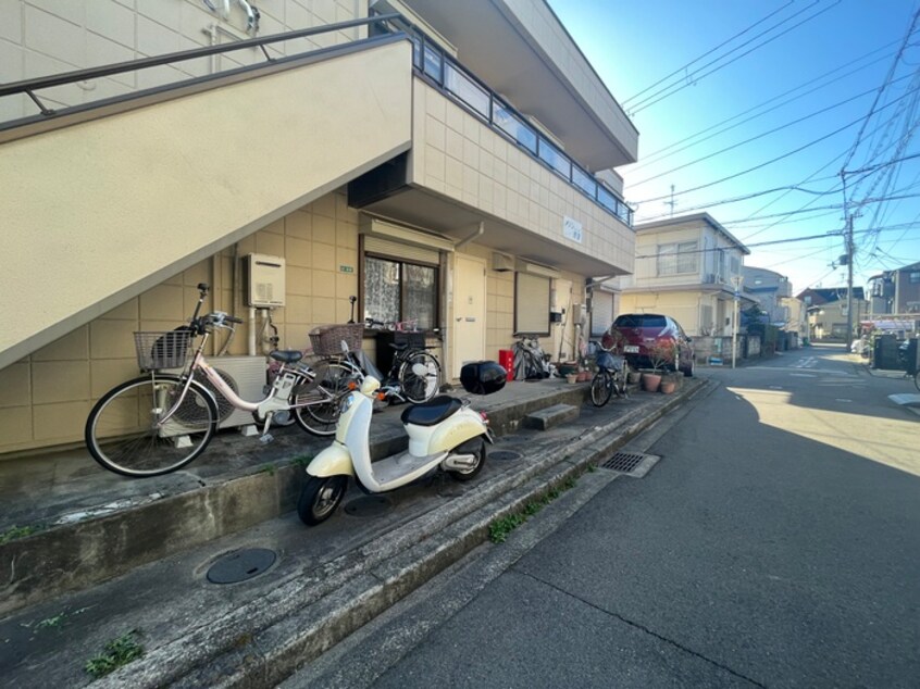 駐輪場 メゾン野夢