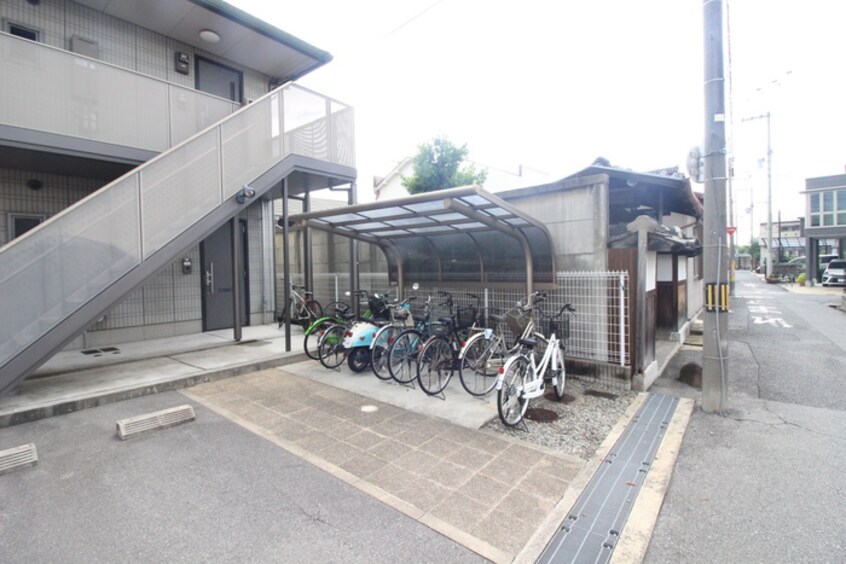 駐輪場 パル春日B