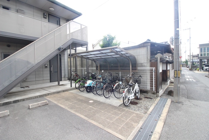 駐輪場 パル春日B