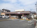 セブンイレブン伊丹桜ヶ丘３丁目店(コンビニ)まで300m ドルチェ桜ヶ丘