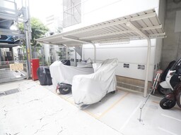 バイク置き場