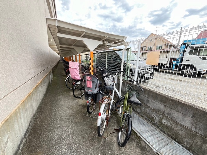 駐輪場 グランド・メゾン曙