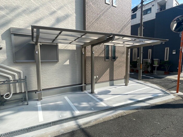 バイク置き場 ロンドラージ今林