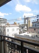 室内からの展望 上新ビル７