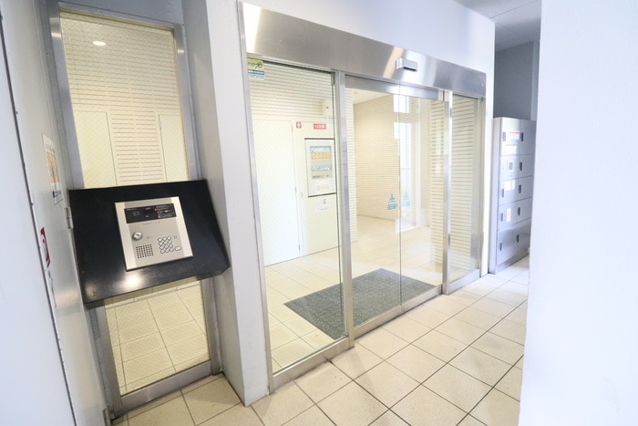 エントランス部分 グランヴァレ－彩都