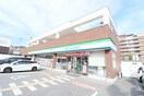 ファミリーマート 彩都西駅前店(コンビニ)まで441m グランヴァレ－彩都