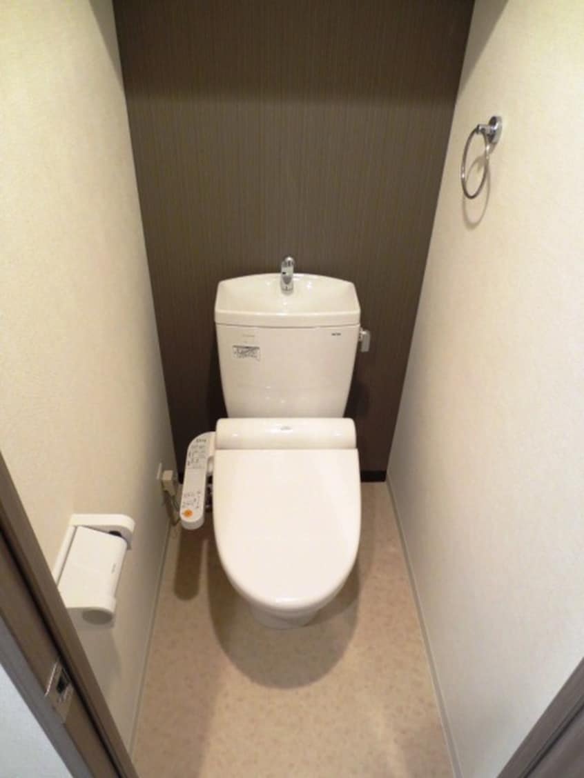 トイレ ﾌﾟﾚｻﾝｽ野田阪神駅前ｻﾞ･ﾌｧｰｽﾄ(203