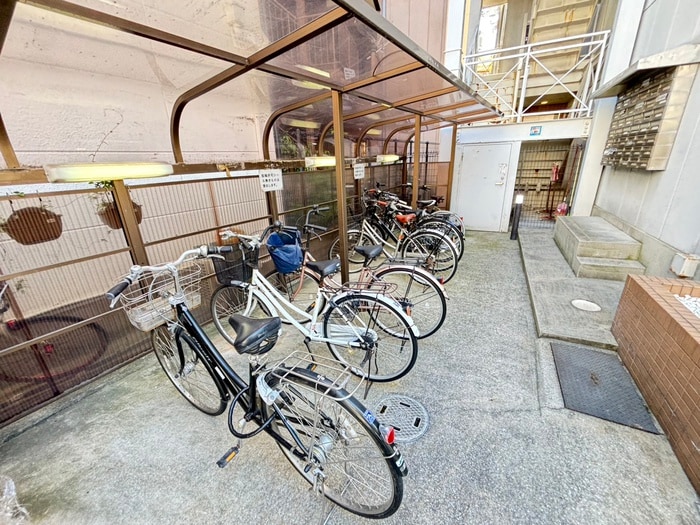 駐輪場 グランヴィ天王寺