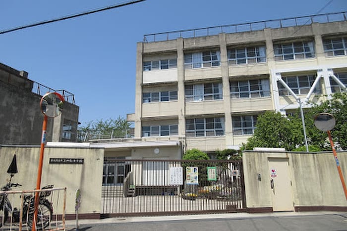 東大阪市立上四条小学校(小学校)まで160m 上四条町10-9戸建