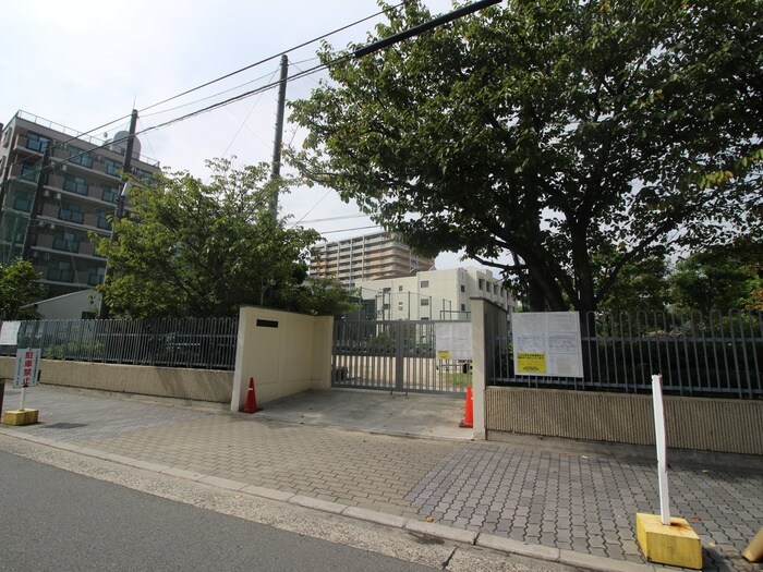 中津小学校(小学校)まで511m サムティ梅田北