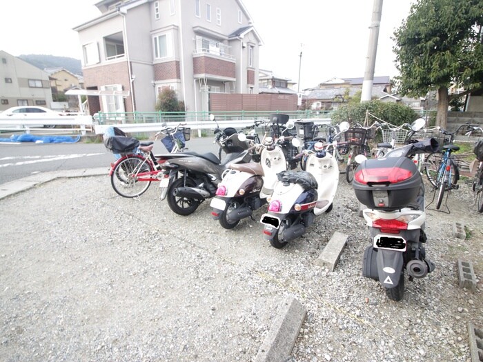 バイク置き場 ハイツあだかみ