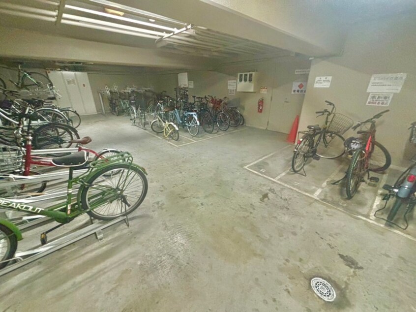 駐輪場 ウィルテラスなんば南