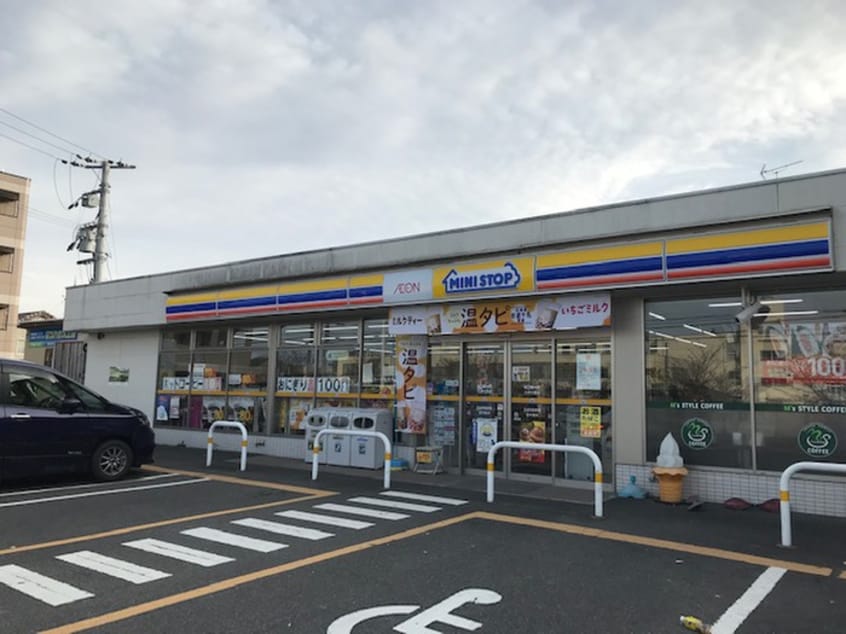 ミニストップ大津大萱店(コンビニ)まで32m ウィズ秀和Ⅱ
