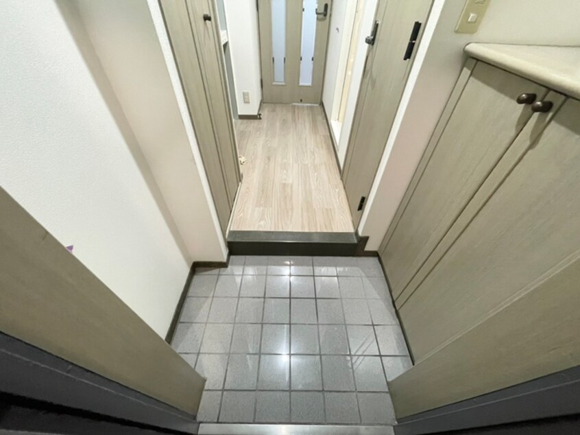 玄関 ｲﾄｰﾋﾟｱ三宮ｱｰﾊﾞﾝｽﾃｰｼﾞ(204)