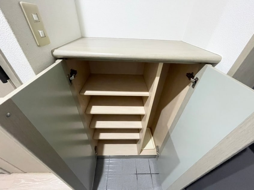 靴箱 ｲﾄｰﾋﾟｱ三宮ｱｰﾊﾞﾝｽﾃｰｼﾞ(204)