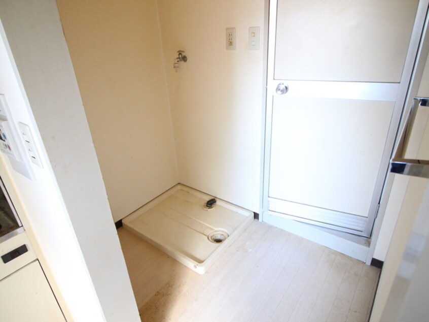 洗濯機置場 シャトー元町