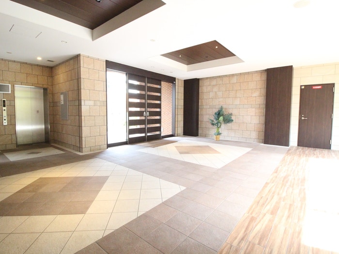 エントランス部分 クローバー・グランデ田辺駅前