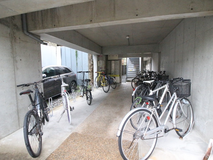 エントランス部分 Ｅａｓｔ　Ｂｅｌｌ